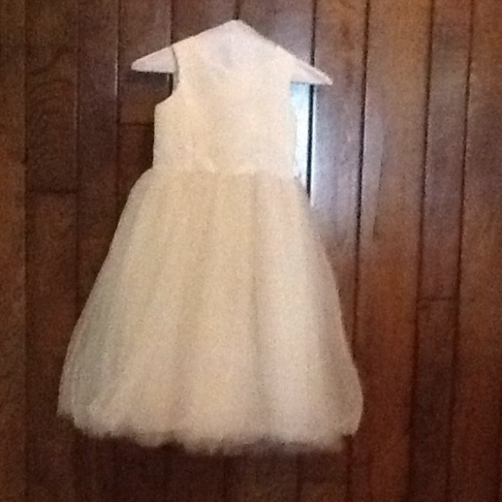 David's bridal sleeveless flower girl dress